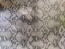 Morceau de cuir de vache grain serpent - GRIS - maroquinerie