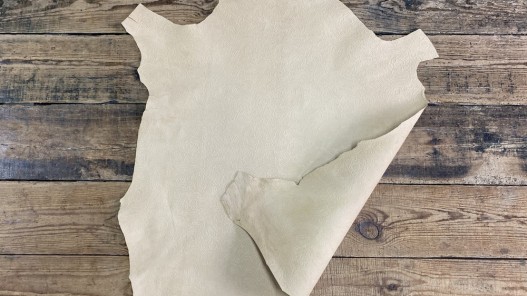 Peau de cuir d'agneau végétal basane grain cordoue Cuir en stock