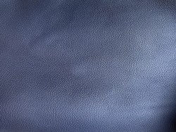 Cuir de veau grainé bleu nuit maroquinerie luxe Cuir en Stock