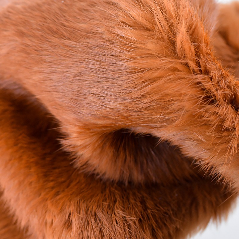 Peau lapin en poil fourrure roux auburn Cuir en Stock Peau lapin en poil fourrure roux auburn Cuir en Stock