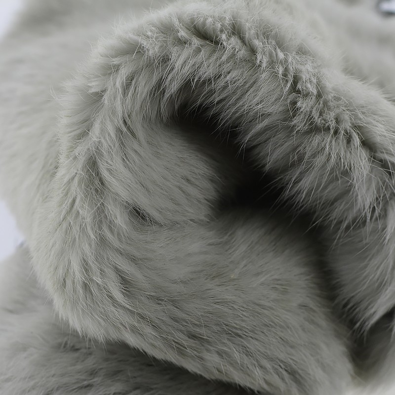 Peau lapin en poil fourrure gris clair Cuir en Stock Peau lapin en poil fourrure gris clair Cuir en Stock
