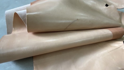 souplesse du flan de cuir de veau végétal naturel Cuir en Stock