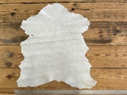 Peau de cuir de chèvre effet craquelé blanc mat travail du cuir Cuir en stock