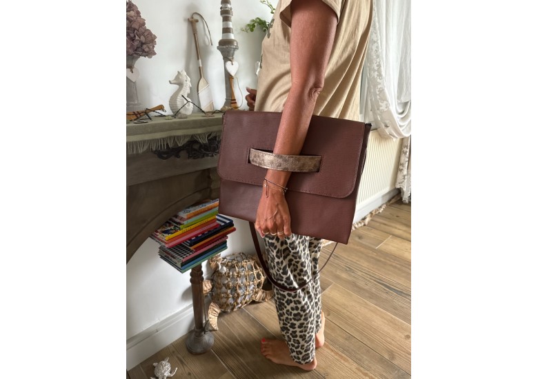👜 Créa client : une élégante pochette en cuir de veau et loup de mer
